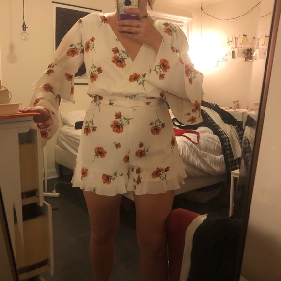 Floral Romper - Picture 2 of 6